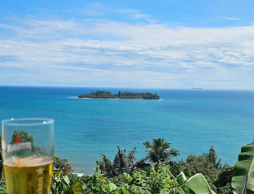The View Padang, Amazing View, 8 Mins Mentawai Fast Ferry, Cold Beer,Close To Restaurants Паданг Екстер'єр фото