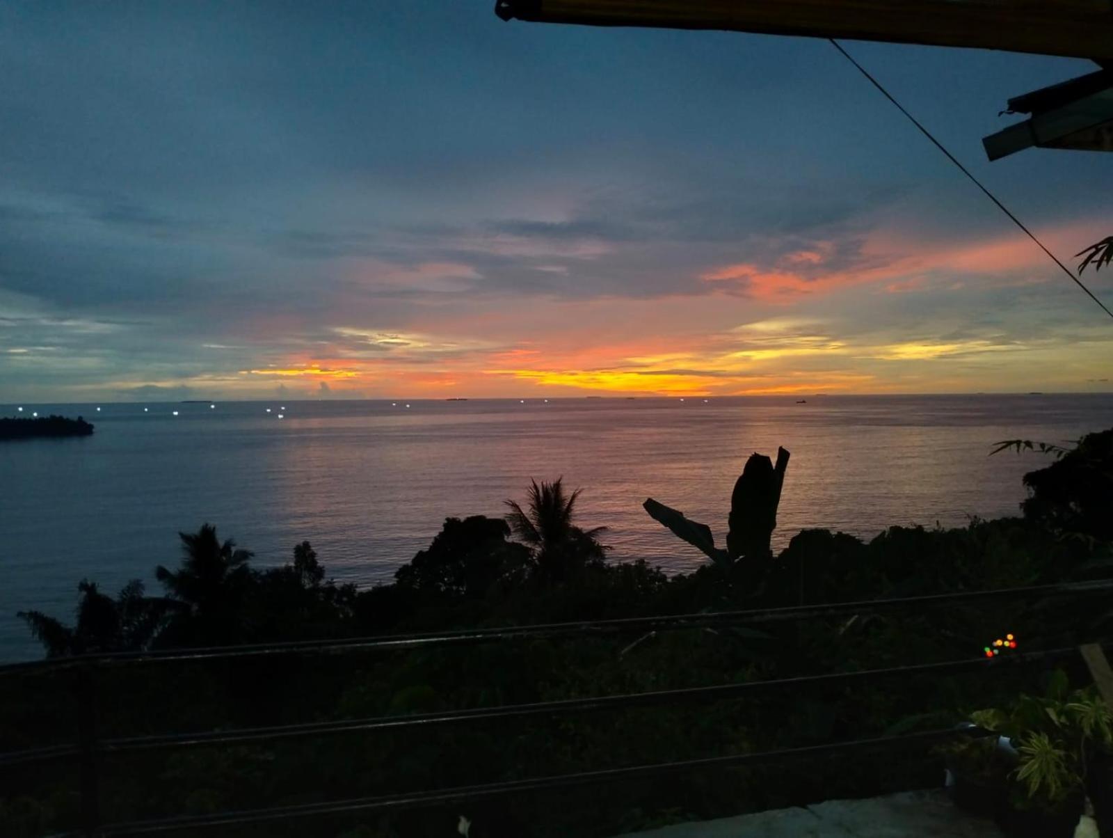 The View Padang, Amazing View, 8 Mins Mentawai Fast Ferry, Cold Beer,Close To Restaurants Екстер'єр фото